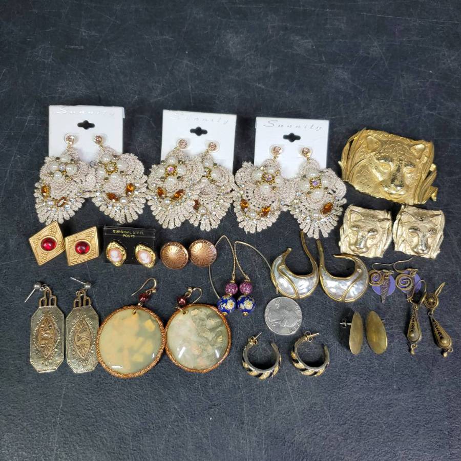15 Pairs Gold Tone Pierced Earrings Auction YEAH New Mexico