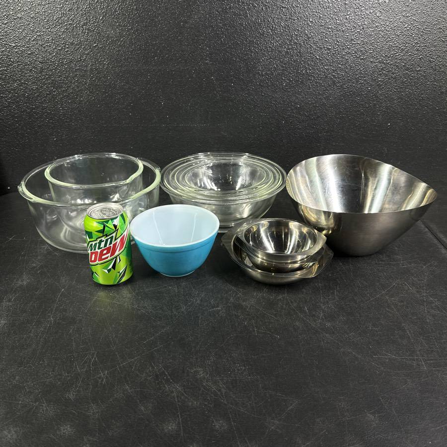 Assorted Kitchen Glass & Metal Bowls Auction
